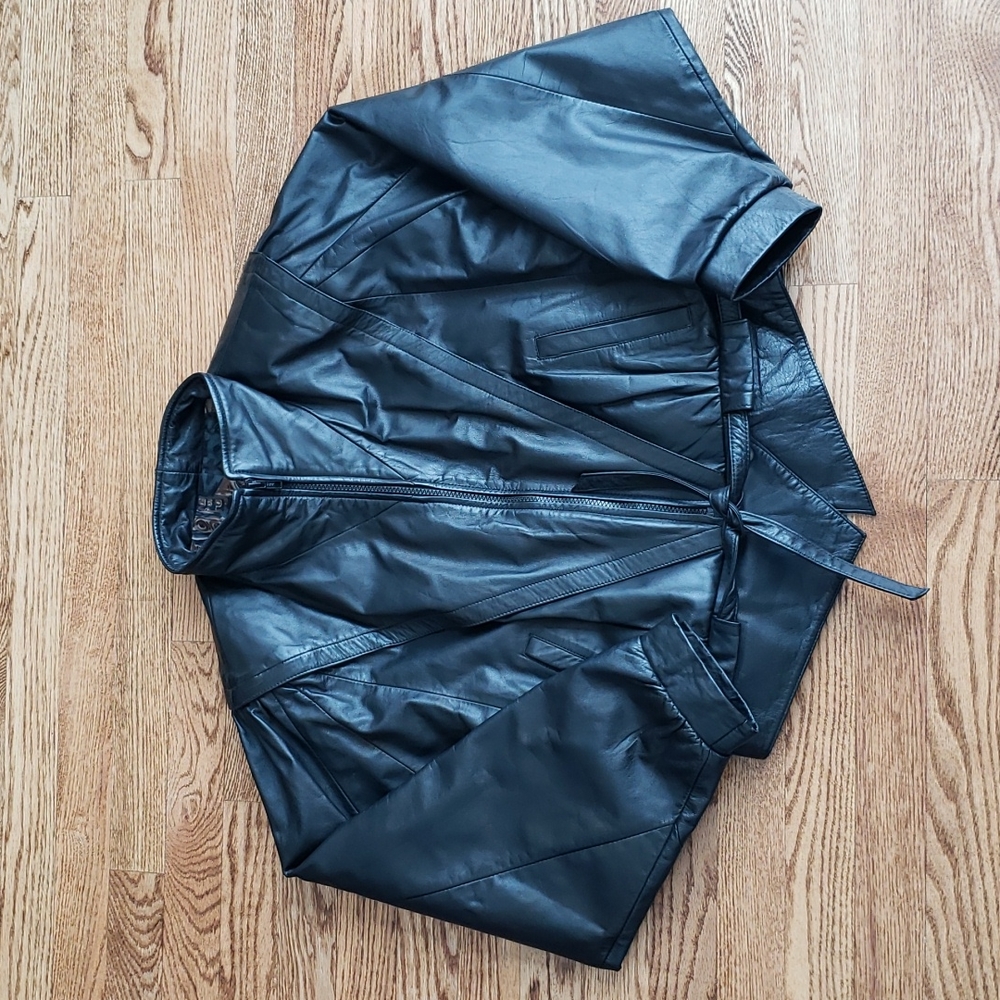 Black Women's Leather Cropped Jacket with Trendy Barrel Neck
